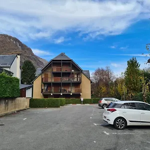 https://tres-joli-appartement-4-6-personnes-dans-luchon.midi-pyreneeshotels.com