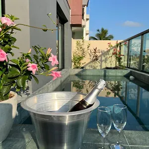 https://villa-oceanica.portodegalinhashotels.com